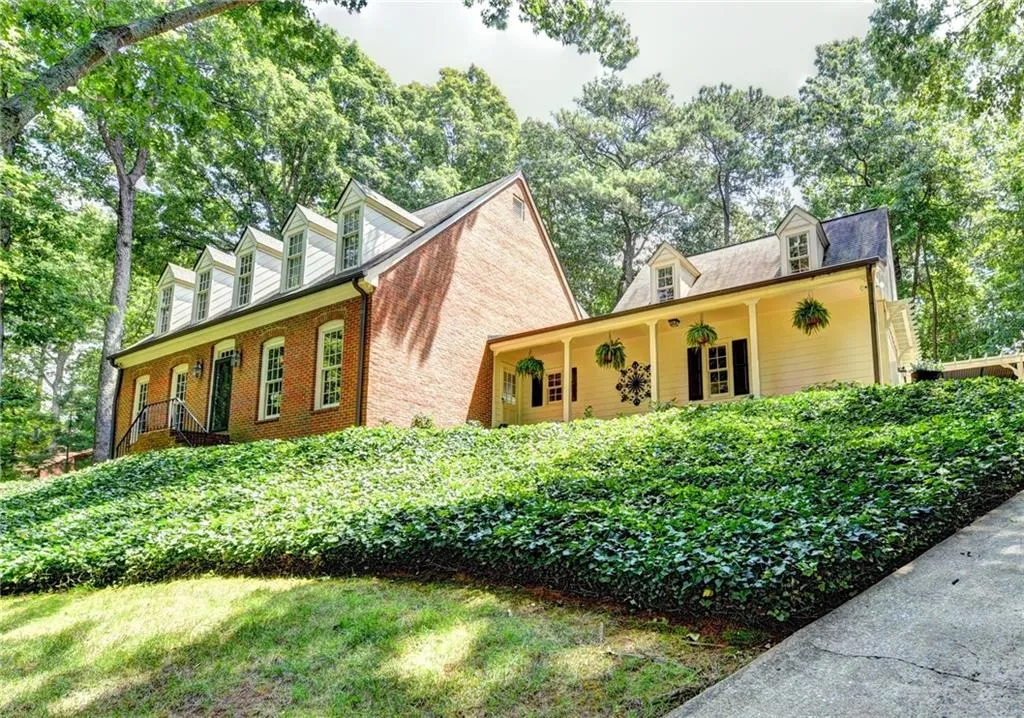 991 Lost Forest Drive, Atlanta, Georgia 30328, 5 Bedrooms Bedrooms, ,4 BathroomsBathrooms,Residential,Sold,991 Lost Forest Drive,6058833
