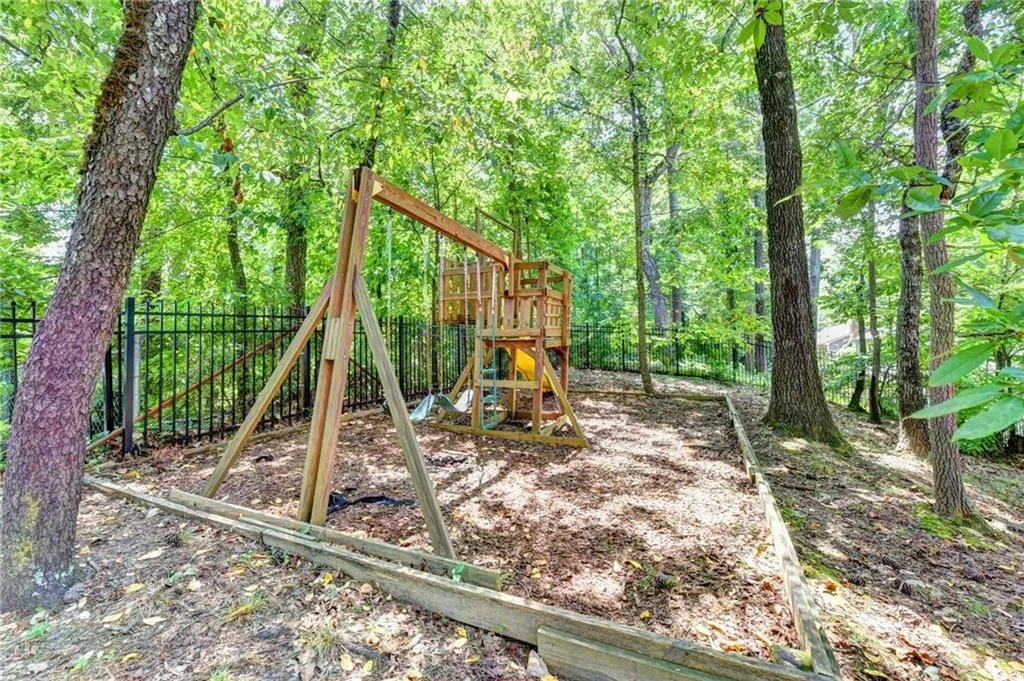 991 Lost Forest Drive, Atlanta, Georgia 30328, 5 Bedrooms Bedrooms, ,4 BathroomsBathrooms,Residential,Sold,991 Lost Forest Drive,6058833