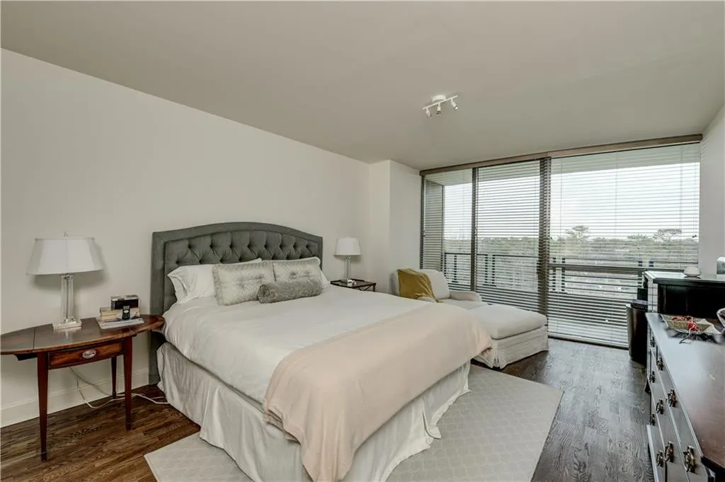 700 Park Regency Place Ne Unit 1301, Atlanta, Georgia 30326, 3 Bedrooms Bedrooms, ,3 BathroomsBathrooms,Residential,Sold,700 Park Regency Place Ne Unit 1301,5795516