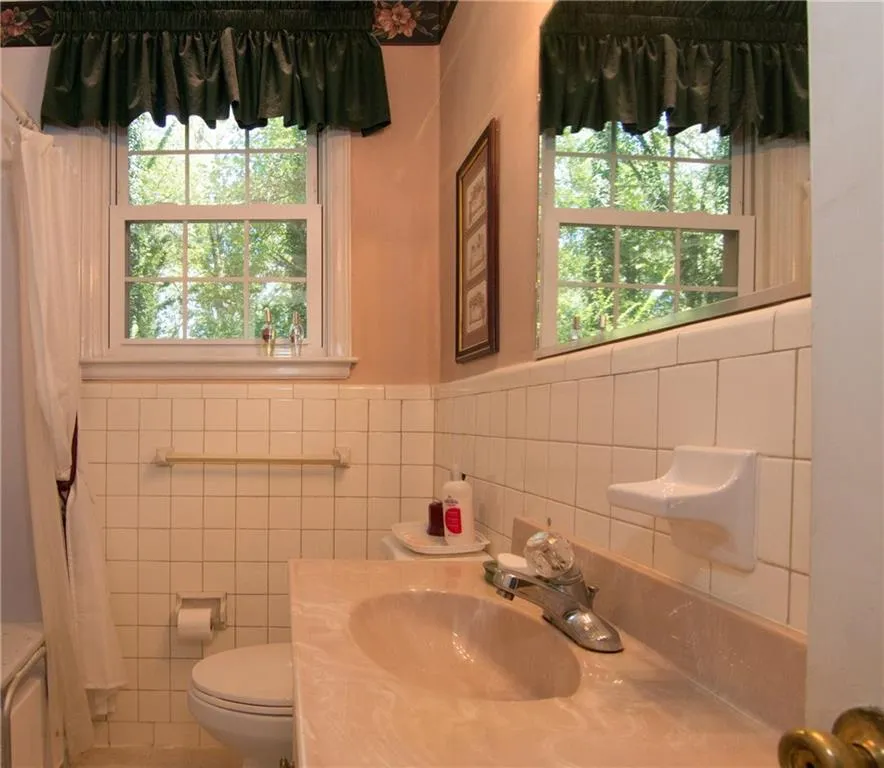 120 Stewart Drive, Sandy Springs, Georgia 30342, 4 Bedrooms Bedrooms, ,3 BathroomsBathrooms,Residential,Sold,120 Stewart Drive,5608184