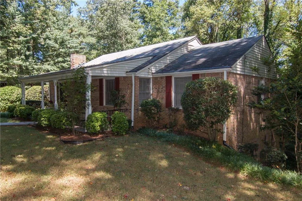 120 Stewart Drive, Sandy Springs, Georgia 30342, 4 Bedrooms Bedrooms, ,3 BathroomsBathrooms,Residential,Sold,120 Stewart Drive,5608184