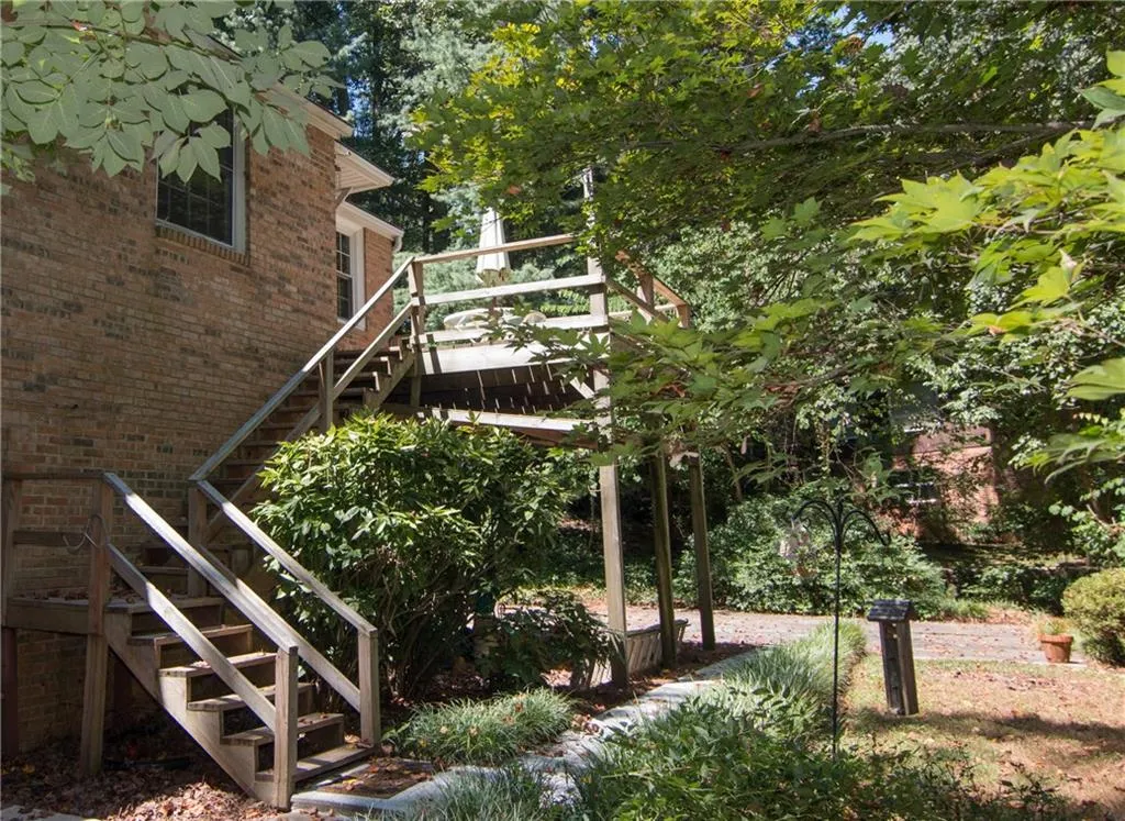120 Stewart Drive, Sandy Springs, Georgia 30342, 4 Bedrooms Bedrooms, ,3 BathroomsBathrooms,Residential,Sold,120 Stewart Drive,5608184