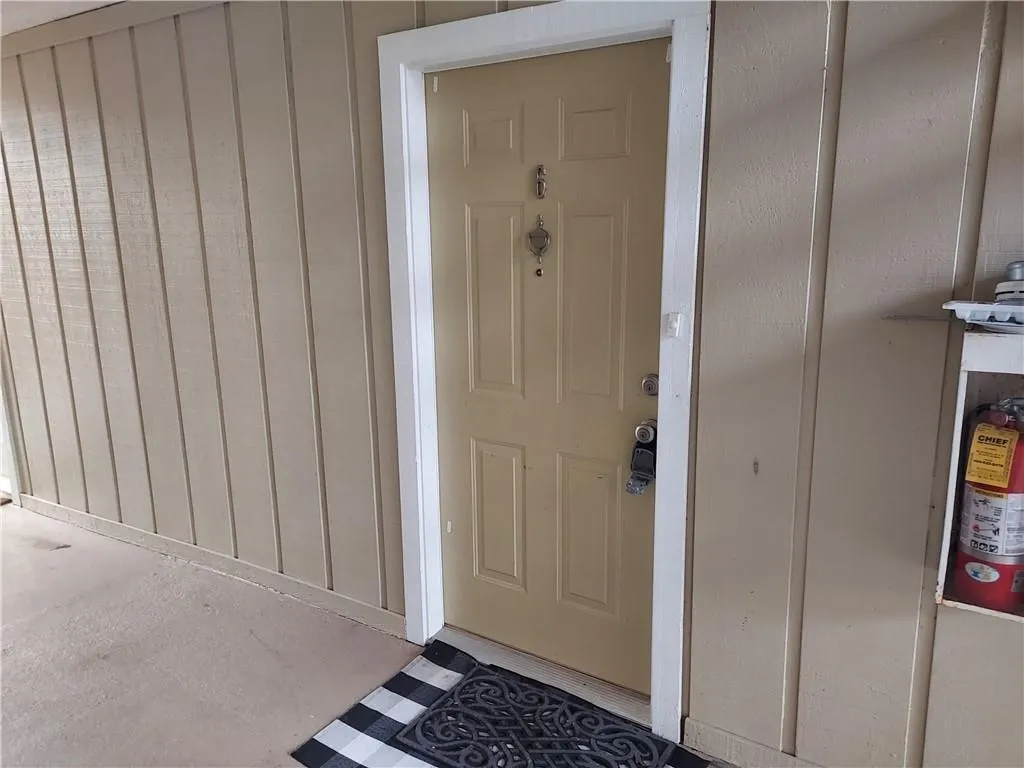 5143 Roswell Road Unit 6/43, Sandy Springs, Georgia 30342, 2 Bedrooms Bedrooms, ,1 BathroomBathrooms,Residential,Sold,5143 Roswell Road Unit 6/43,7005040