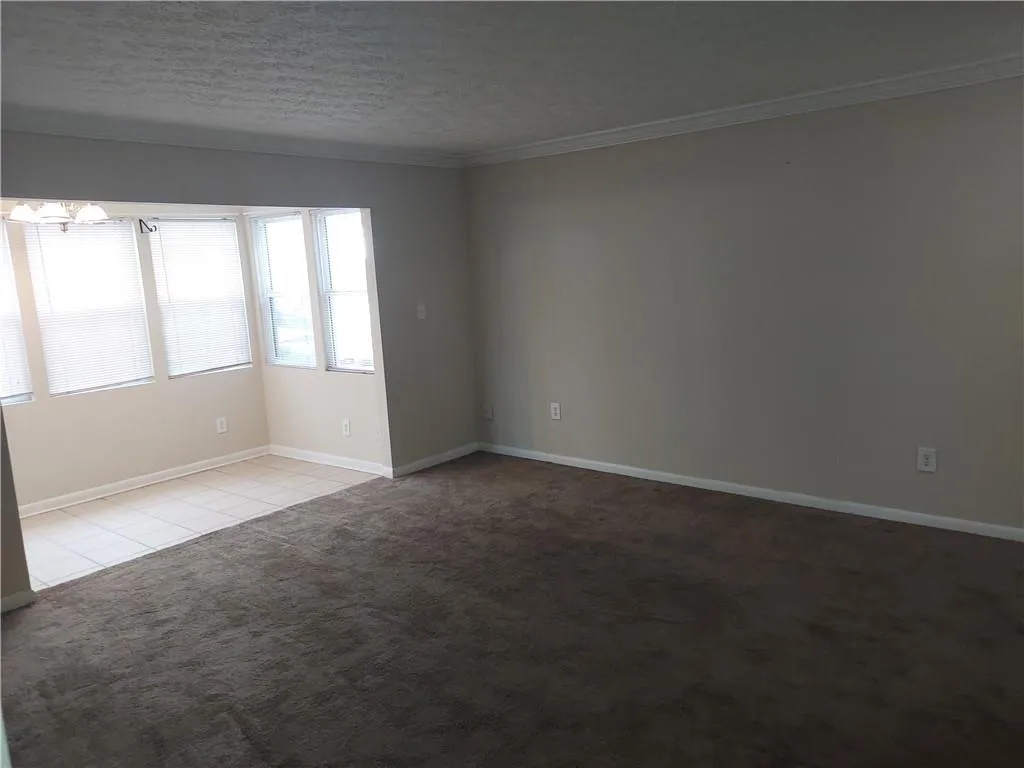 5143 Roswell Road Unit 6/43, Sandy Springs, Georgia 30342, 2 Bedrooms Bedrooms, ,1 BathroomBathrooms,Residential,Sold,5143 Roswell Road Unit 6/43,7005040