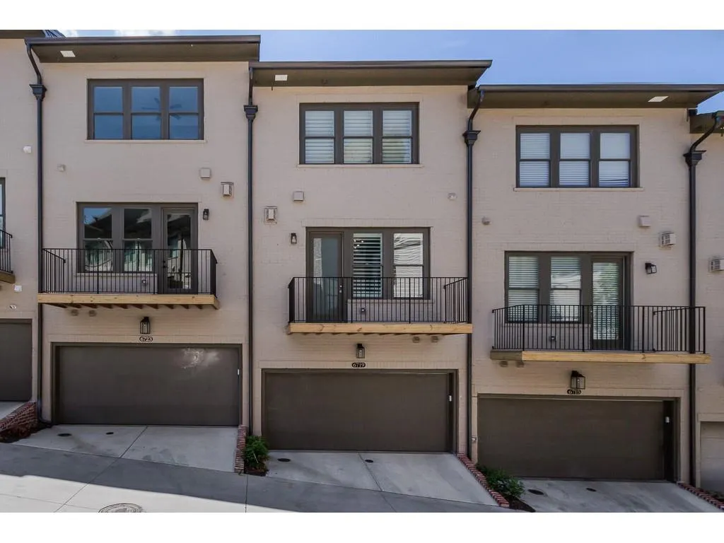 6719 Encore Boulevard, Sandy Springs, Georgia 30328, 3 Bedrooms Bedrooms, ,3 BathroomsBathrooms,Residential,Sold,6719 Encore Boulevard,6785149