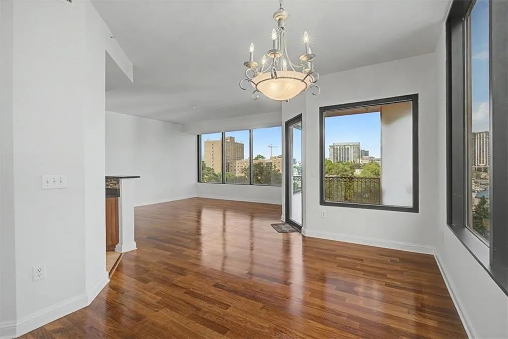 2828 Peachtree Road Ne Unit 802, Atlanta, Georgia 30305, 2 Bedrooms Bedrooms, 0 ,2 BathroomsBathrooms,Residential,For Sale,2828 Peachtree Road Ne Unit 802,7809406