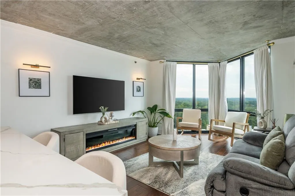 2870 Pharr Court South Nw Unit 2007, Atlanta, Georgia 30305, 1 Bedroom Bedrooms, ,1 BathroomBathrooms,Residential,For Sale,2870 Pharr Court South Nw Unit 2007,7670659