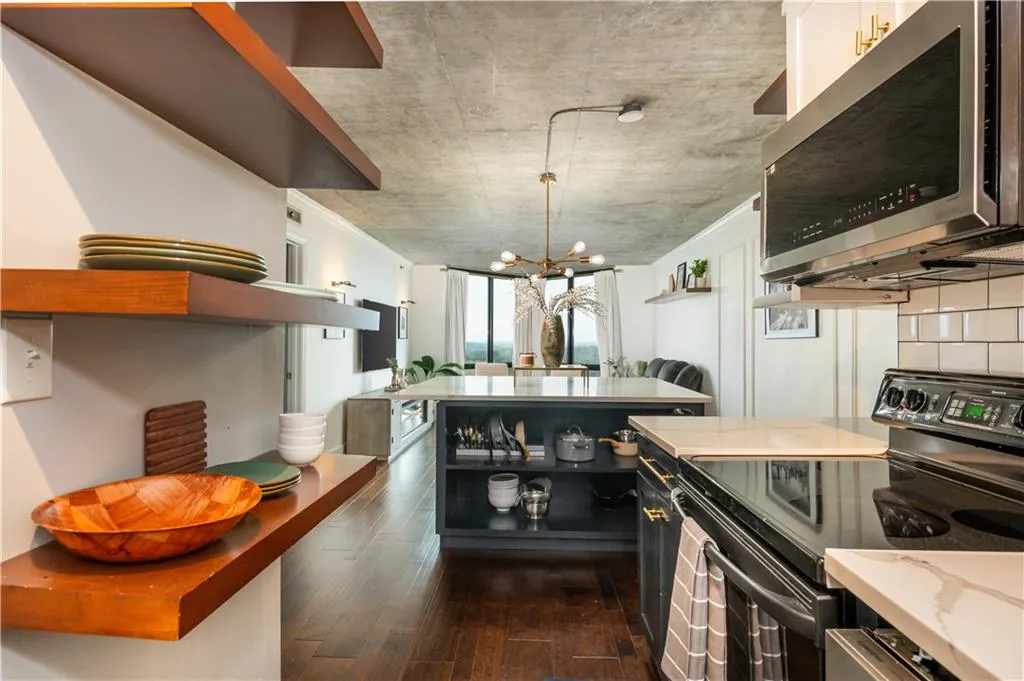 2870 Pharr Court South Nw Unit 2007, Atlanta, Georgia 30305, 1 Bedroom Bedrooms, ,1 BathroomBathrooms,Residential,For Sale,2870 Pharr Court South Nw Unit 2007,7670659