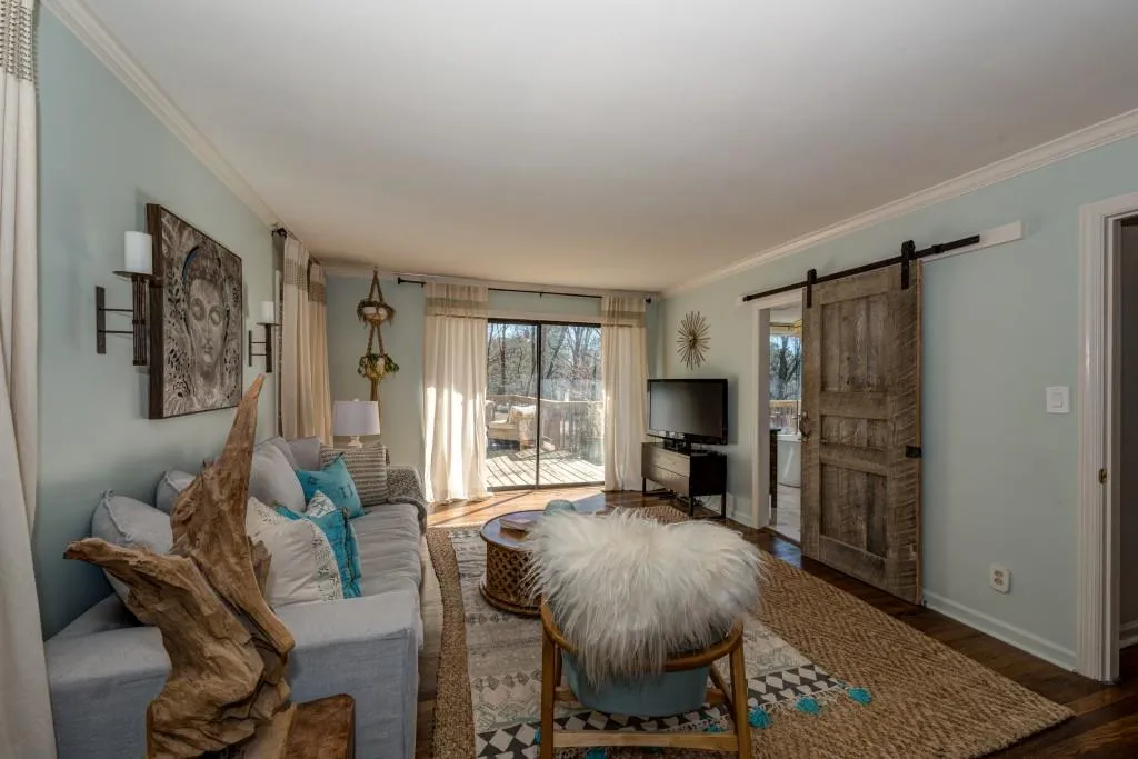 7105 Brandon Mill Road, Sandy Springs, Georgia 30328, 4 Bedrooms Bedrooms, ,2 BathroomsBathrooms,Residential,Sold,7105 Brandon Mill Road,5957183