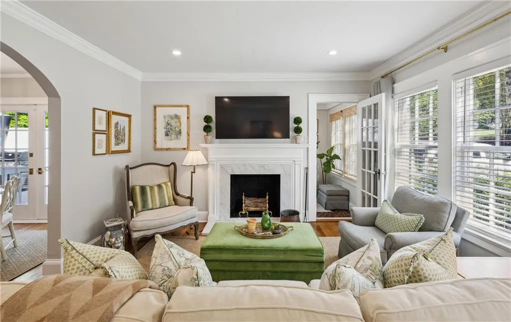 2370 Hurst Drive Ne, Atlanta, Georgia 30305, 3 Bedrooms Bedrooms, ,2 BathroomsBathrooms,Residential,Sold,2370 Hurst Drive Ne,7559334