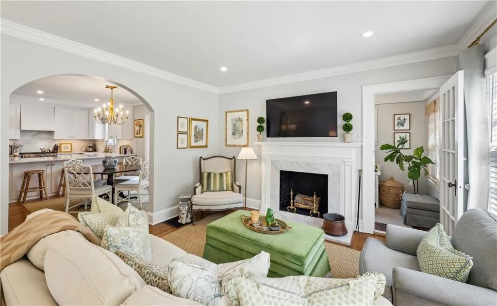 2370 Hurst Drive Ne, Atlanta, Georgia 30305, 3 Bedrooms Bedrooms, ,2 BathroomsBathrooms,Residential,Sold,2370 Hurst Drive Ne,7559334