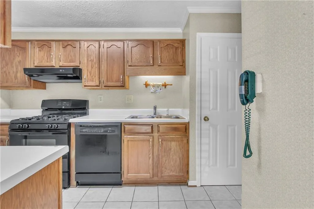 7906 Briar Villa Place, Atlanta, Georgia 30350, 2 Bedrooms Bedrooms, ,2 BathroomsBathrooms,Residential,Sold,7906 Briar Villa Place,7394633