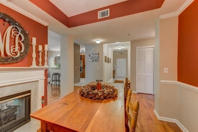 424 Lindbergh Drive Ne Unit 101, Atlanta, Georgia 30305, 2 Bedrooms Bedrooms, ,2 BathroomsBathrooms,Residential,Sold,424 Lindbergh Drive Ne Unit 101,6008688