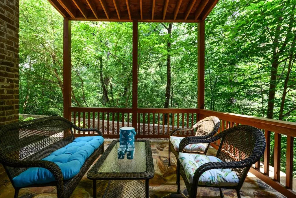 50 High Top Circle, Sandy Springs, Georgia 30328, 5 Bedrooms Bedrooms, ,4 BathroomsBathrooms,Residential,Sold,50 High Top Circle,5885813