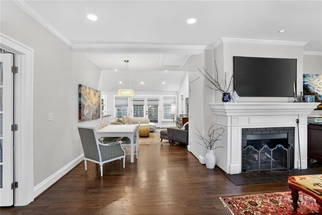 60 Montgomery Ferry Drive Ne, Atlanta, Georgia 30309, 3 Bedrooms Bedrooms, 0 ,2 BathroomsBathrooms,Residential,Sold,60 Montgomery Ferry Drive Ne,7712296