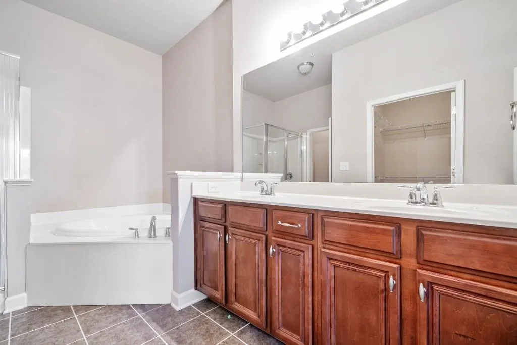 7265 Glisten Avenue Unit 136, Atlanta, Georgia 30328, 2 Bedrooms Bedrooms, ,2 BathroomsBathrooms,Residential,Sold,7265 Glisten Avenue Unit 136,6951725