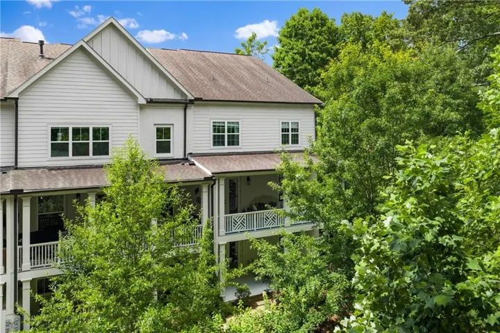 Welcome home! Steps to the Alpha Loop, Thompson Street Park, downtown Alpharetta, Avalon and the Maxwell.