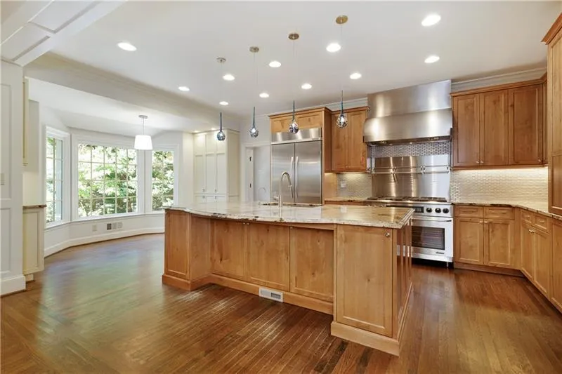 705 River Gate Drive, Sandy Springs, Georgia 30350, 6 Bedrooms Bedrooms, ,4 BathroomsBathrooms,Residential,Sold,705 River Gate Drive,6748655