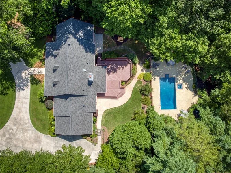 705 River Gate Drive, Sandy Springs, Georgia 30350, 6 Bedrooms Bedrooms, ,4 BathroomsBathrooms,Residential,Sold,705 River Gate Drive,6748655