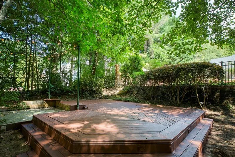 705 River Gate Drive, Sandy Springs, Georgia 30350, 6 Bedrooms Bedrooms, ,4 BathroomsBathrooms,Residential,Sold,705 River Gate Drive,6748655