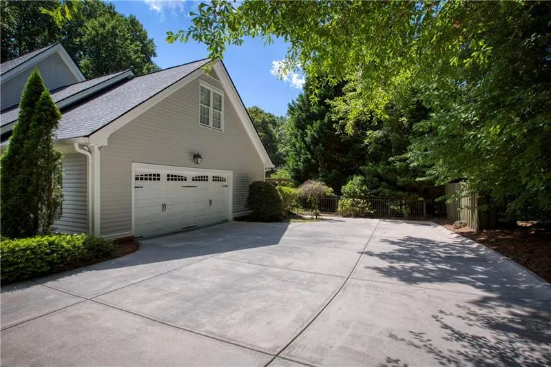 705 River Gate Drive, Sandy Springs, Georgia 30350, 6 Bedrooms Bedrooms, ,4 BathroomsBathrooms,Residential,Sold,705 River Gate Drive,6748655