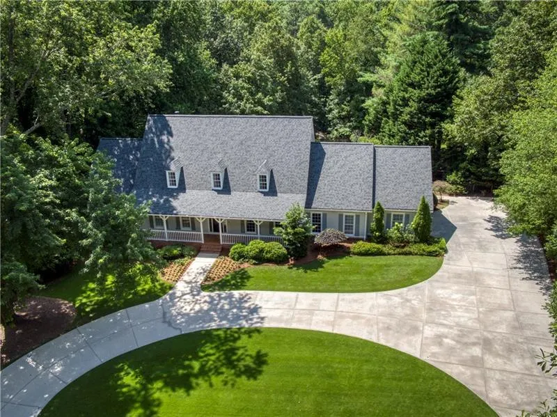 705 River Gate Drive, Sandy Springs, Georgia 30350, 6 Bedrooms Bedrooms, ,4 BathroomsBathrooms,Residential,Sold,705 River Gate Drive,6748655
