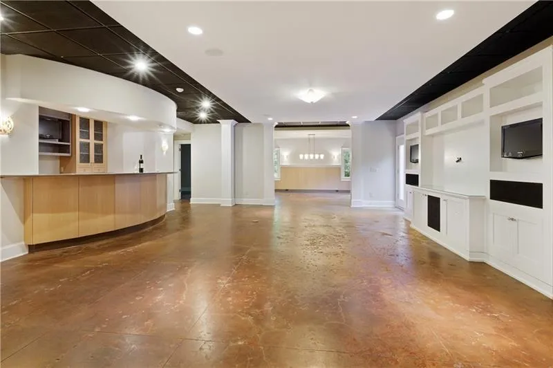 705 River Gate Drive, Sandy Springs, Georgia 30350, 6 Bedrooms Bedrooms, ,4 BathroomsBathrooms,Residential,Sold,705 River Gate Drive,6748655