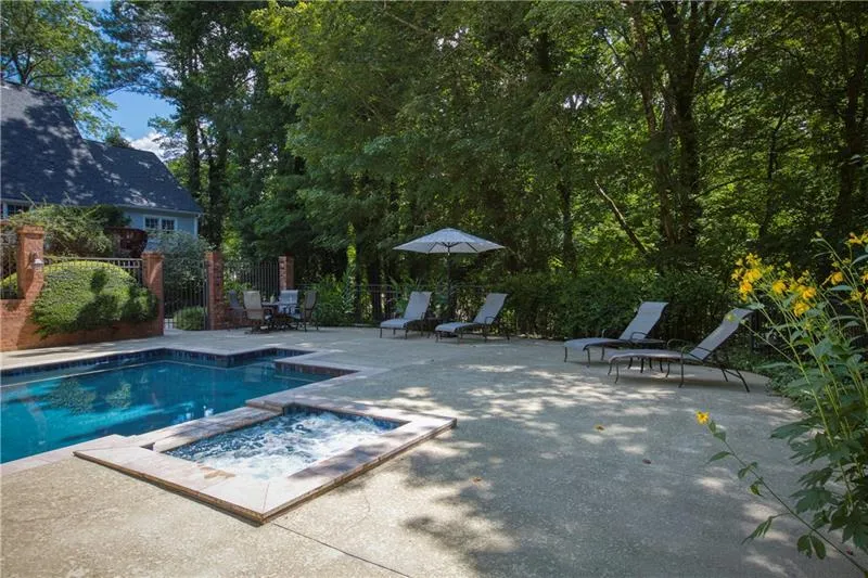 705 River Gate Drive, Sandy Springs, Georgia 30350, 6 Bedrooms Bedrooms, ,4 BathroomsBathrooms,Residential,Sold,705 River Gate Drive,6748655