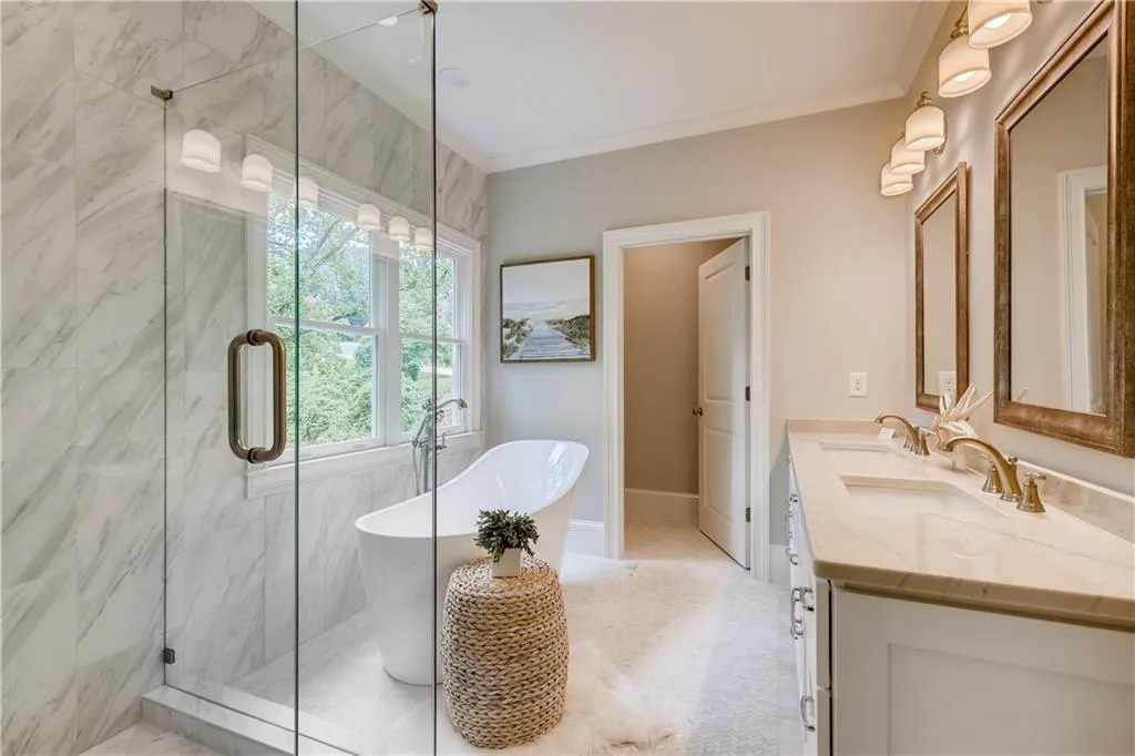 5860 Hilderbrand Drive, Sandy Springs, Georgia 30328, 5 Bedrooms Bedrooms, ,4 BathroomsBathrooms,Residential,Sold,5860 Hilderbrand Drive,6765536