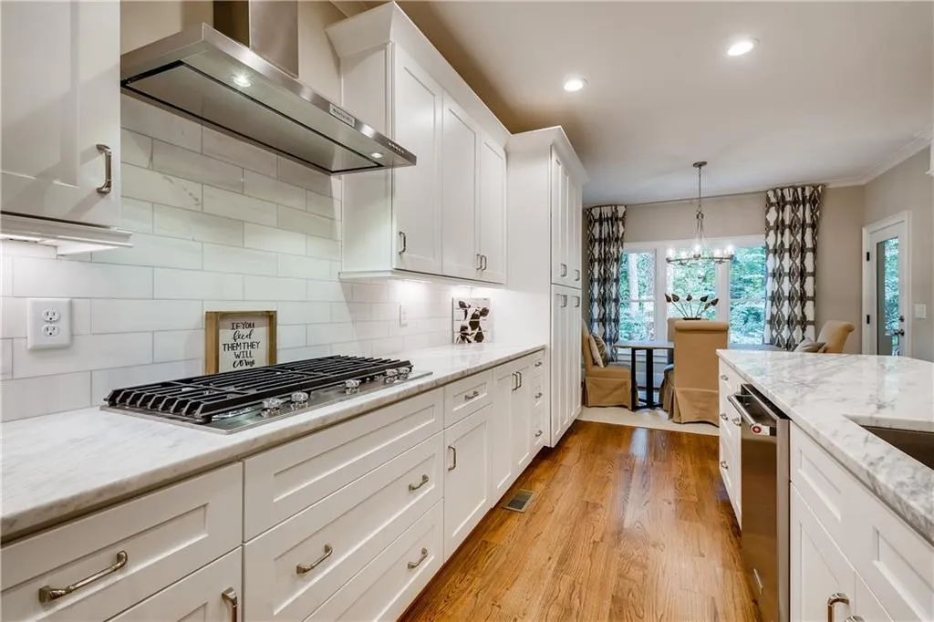 5860 Hilderbrand Drive, Sandy Springs, Georgia 30328, 5 Bedrooms Bedrooms, ,4 BathroomsBathrooms,Residential,Sold,5860 Hilderbrand Drive,6765536