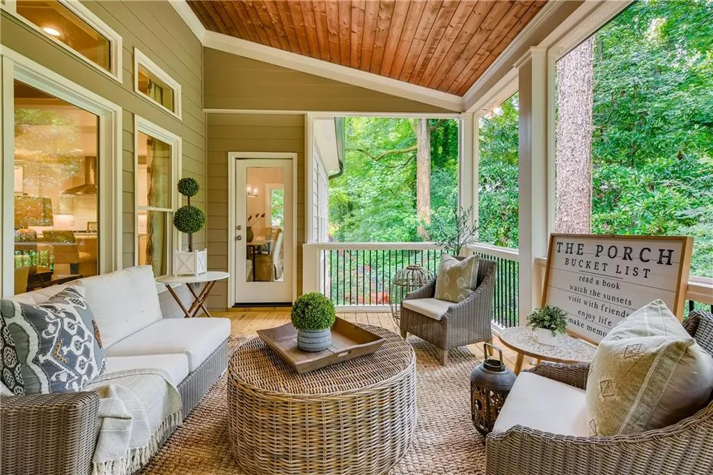 5860 Hilderbrand Drive, Sandy Springs, Georgia 30328, 5 Bedrooms Bedrooms, ,4 BathroomsBathrooms,Residential,Sold,5860 Hilderbrand Drive,6765536