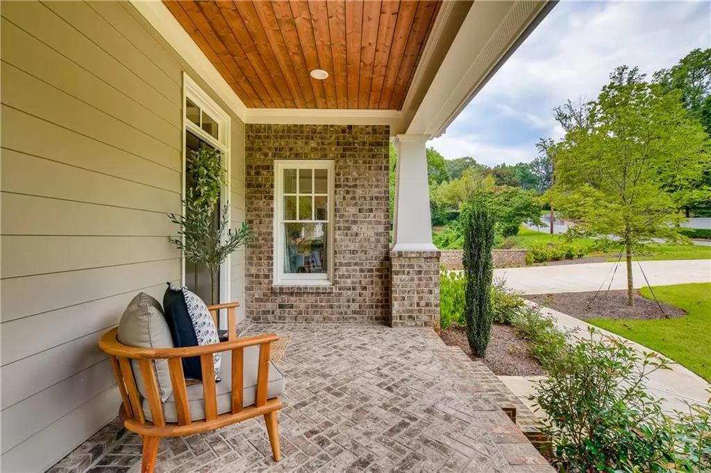 5860 Hilderbrand Drive, Sandy Springs, Georgia 30328, 5 Bedrooms Bedrooms, ,4 BathroomsBathrooms,Residential,Sold,5860 Hilderbrand Drive,6765536