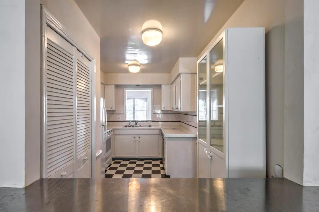 121 Rosaire Place Nw, Atlanta, Georgia 30327, 2 Bedrooms Bedrooms, ,2 BathroomsBathrooms,Residential,Sold,121 Rosaire Place Nw,5633695