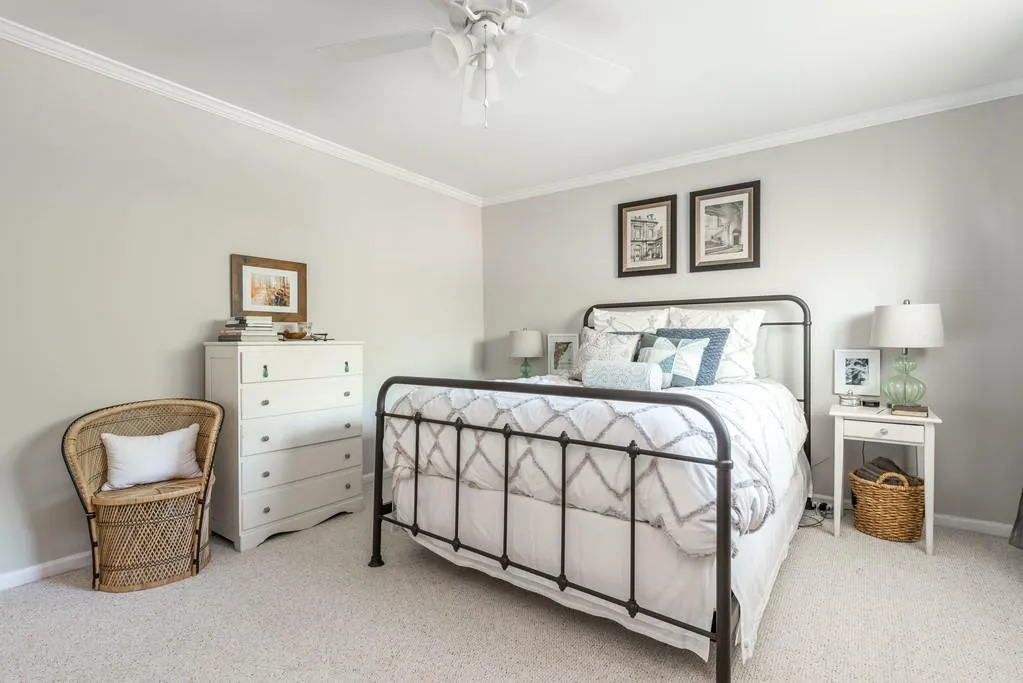 5400 Roswell Road Unit A-3, Atlanta, Georgia 30342, 2 Bedrooms Bedrooms, ,1 BathroomBathrooms,Residential,Sold,5400 Roswell Road Unit A-3,6538564