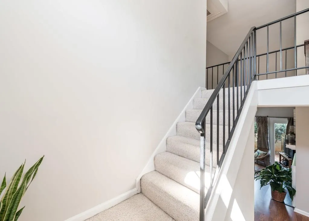 5400 Roswell Road Unit A-3, Atlanta, Georgia 30342, 2 Bedrooms Bedrooms, ,1 BathroomBathrooms,Residential,Sold,5400 Roswell Road Unit A-3,6538564