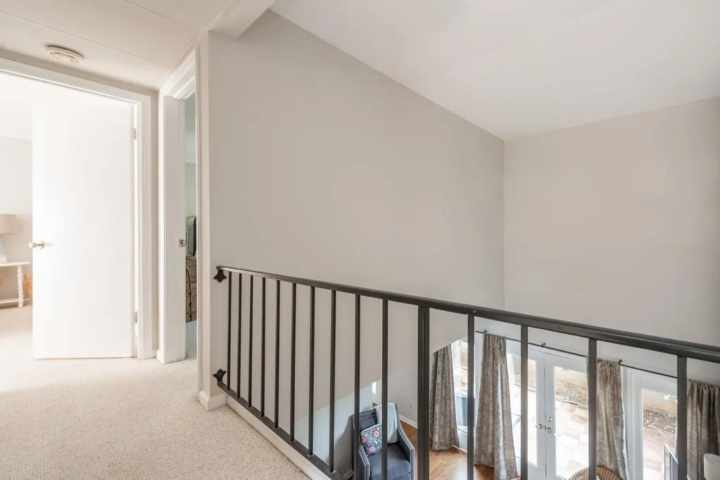 5400 Roswell Road Unit A-3, Atlanta, Georgia 30342, 2 Bedrooms Bedrooms, ,1 BathroomBathrooms,Residential,Sold,5400 Roswell Road Unit A-3,6538564