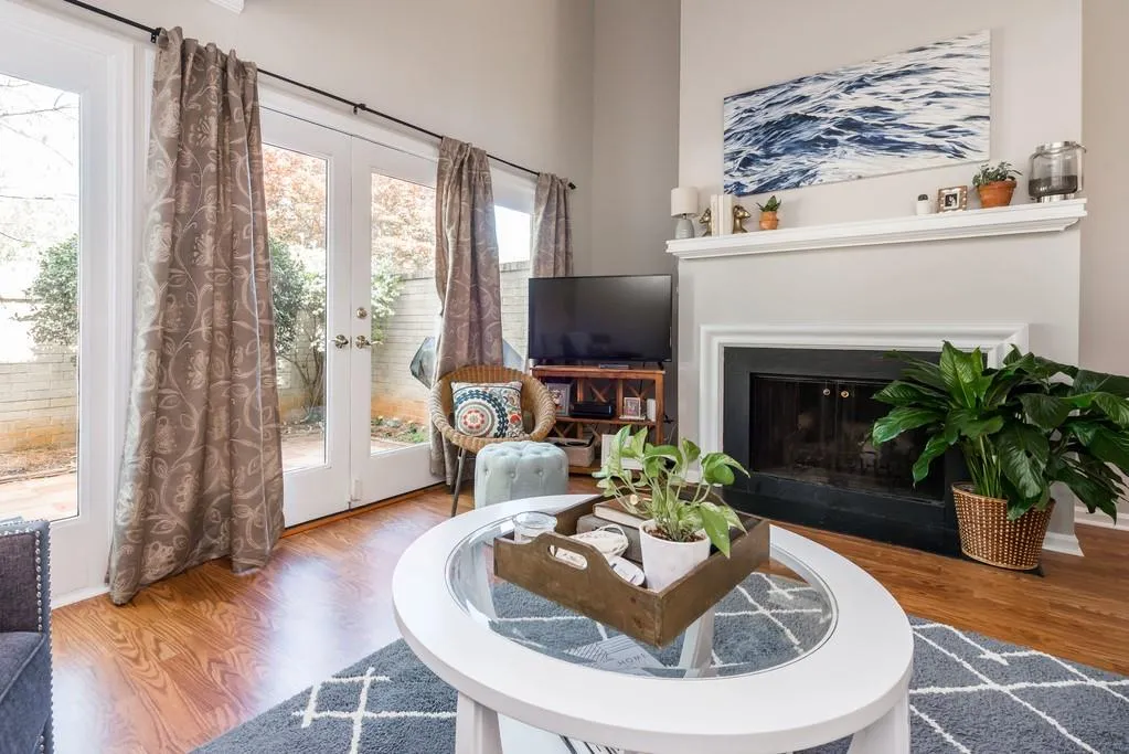 5400 Roswell Road Unit A-3, Atlanta, Georgia 30342, 2 Bedrooms Bedrooms, ,1 BathroomBathrooms,Residential,Sold,5400 Roswell Road Unit A-3,6538564