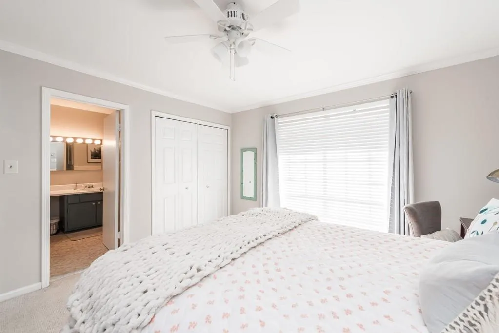 5400 Roswell Road Unit A-3, Atlanta, Georgia 30342, 2 Bedrooms Bedrooms, ,1 BathroomBathrooms,Residential,Sold,5400 Roswell Road Unit A-3,6538564