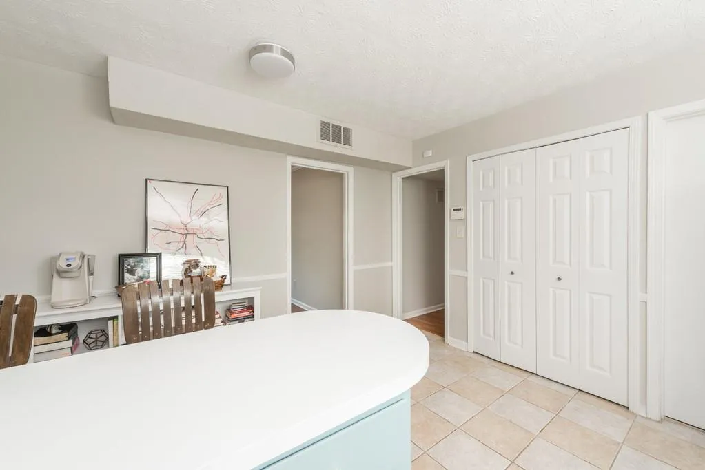 5400 Roswell Road Unit A-3, Atlanta, Georgia 30342, 2 Bedrooms Bedrooms, ,1 BathroomBathrooms,Residential,Sold,5400 Roswell Road Unit A-3,6538564