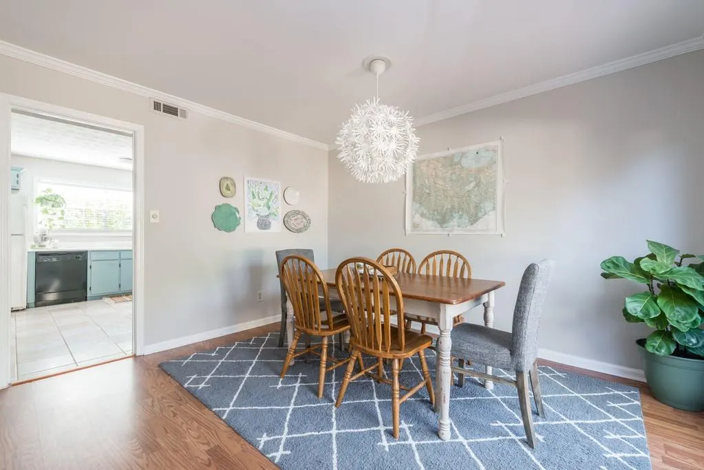 5400 Roswell Road Unit A-3, Atlanta, Georgia 30342, 2 Bedrooms Bedrooms, ,1 BathroomBathrooms,Residential,Sold,5400 Roswell Road Unit A-3,6538564