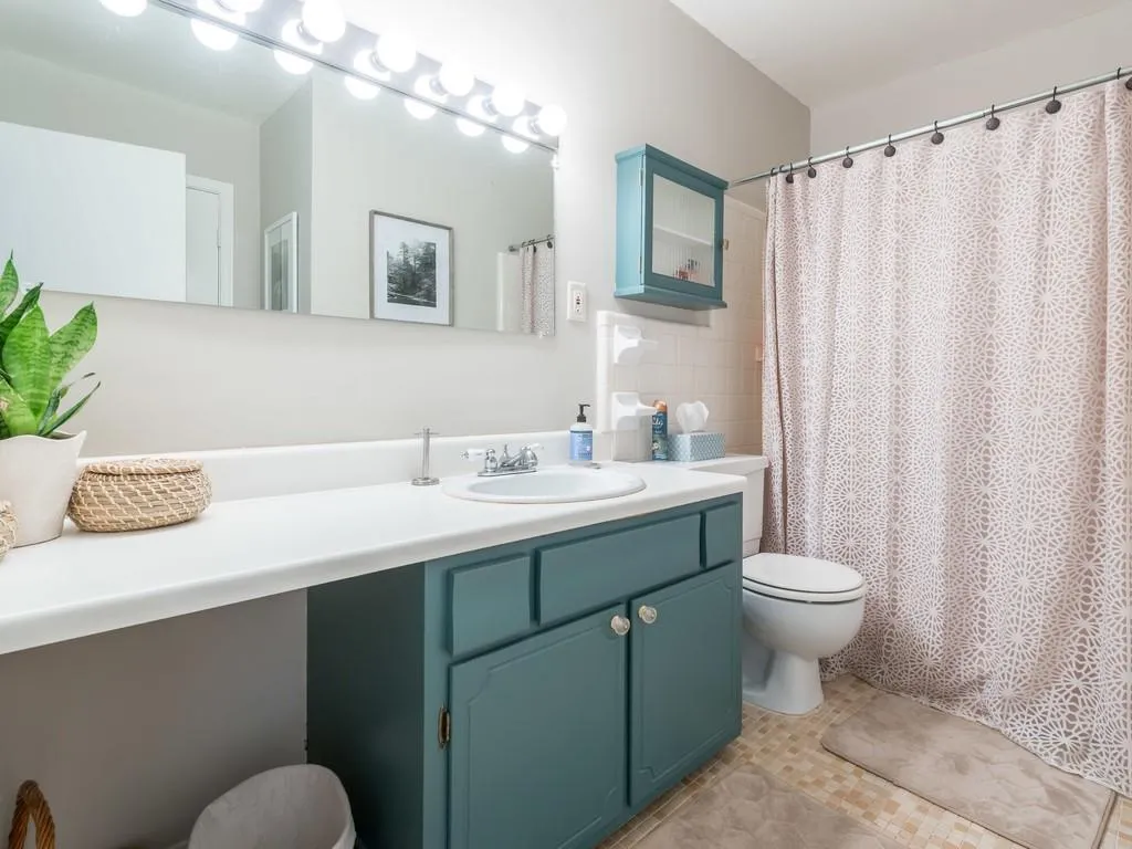 5400 Roswell Road Unit A-3, Atlanta, Georgia 30342, 2 Bedrooms Bedrooms, ,1 BathroomBathrooms,Residential,Sold,5400 Roswell Road Unit A-3,6538564