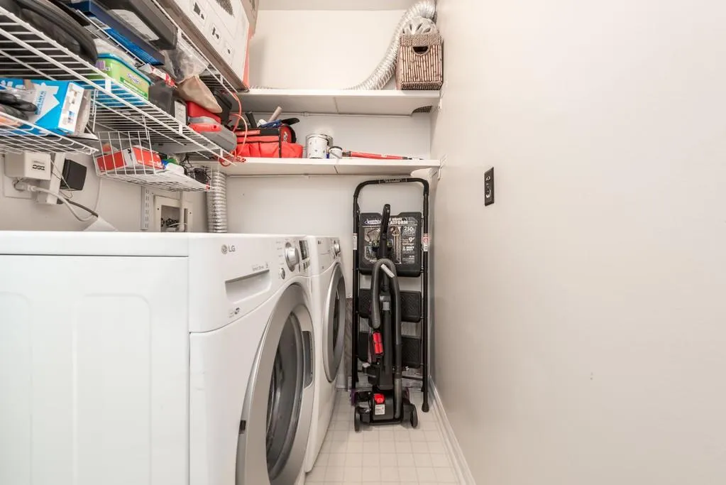 5400 Roswell Road Unit A-3, Atlanta, Georgia 30342, 2 Bedrooms Bedrooms, ,1 BathroomBathrooms,Residential,Sold,5400 Roswell Road Unit A-3,6538564