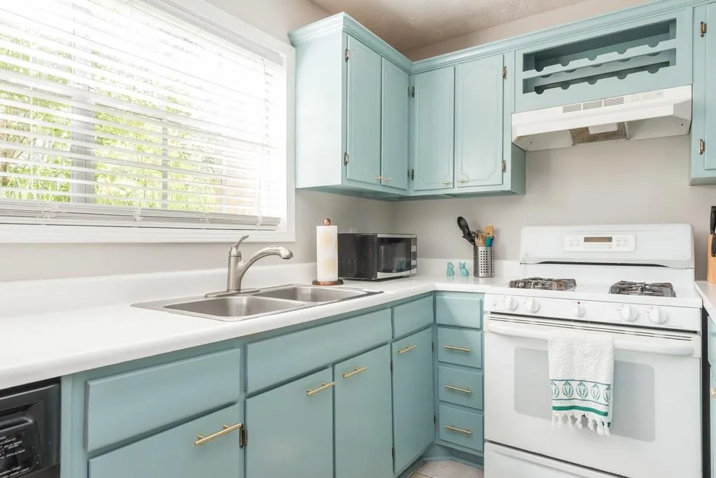 5400 Roswell Road Unit A-3, Atlanta, Georgia 30342, 2 Bedrooms Bedrooms, ,1 BathroomBathrooms,Residential,Sold,5400 Roswell Road Unit A-3,6538564