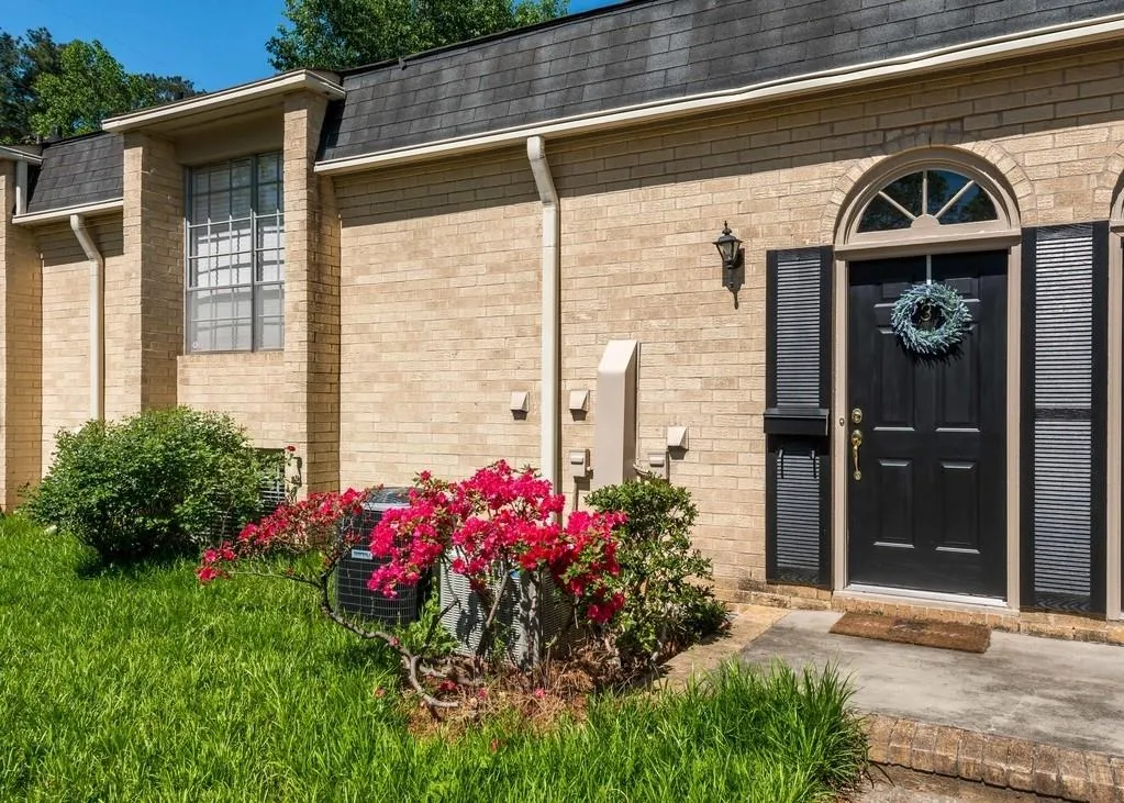 5400 Roswell Road Unit A-3, Atlanta, Georgia 30342, 2 Bedrooms Bedrooms, ,1 BathroomBathrooms,Residential,Sold,5400 Roswell Road Unit A-3,6538564