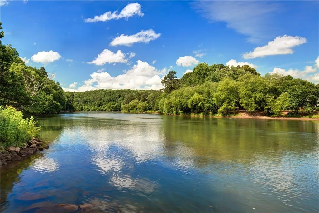 1413 River Vista Drive, Sandy Springs, Georgia 30339, 4 Bedrooms Bedrooms, ,4 BathroomsBathrooms,Residential,Sold,1413 River Vista Drive,6672282