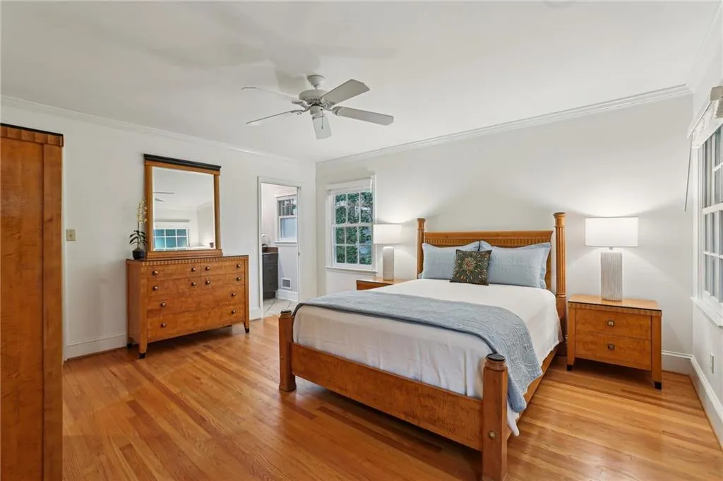 185 W Spalding Drive, Sandy Springs, Georgia 30328, 4 Bedrooms Bedrooms, ,3 BathroomsBathrooms,Residential,Sold,185 W Spalding Drive,7546601