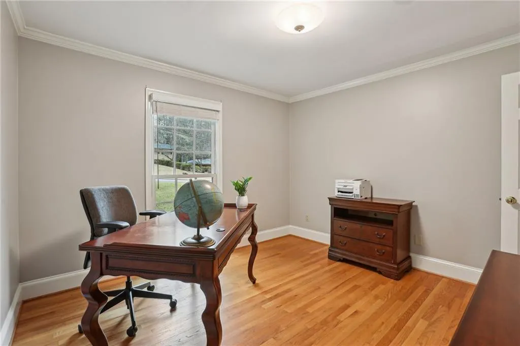 185 W Spalding Drive, Sandy Springs, Georgia 30328, 4 Bedrooms Bedrooms, ,3 BathroomsBathrooms,Residential,Sold,185 W Spalding Drive,7546601