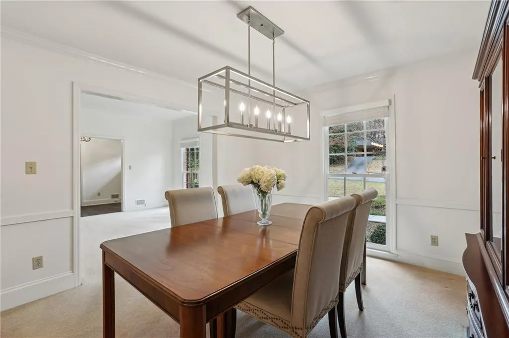 185 W Spalding Drive, Sandy Springs, Georgia 30328, 4 Bedrooms Bedrooms, ,3 BathroomsBathrooms,Residential,Sold,185 W Spalding Drive,7546601