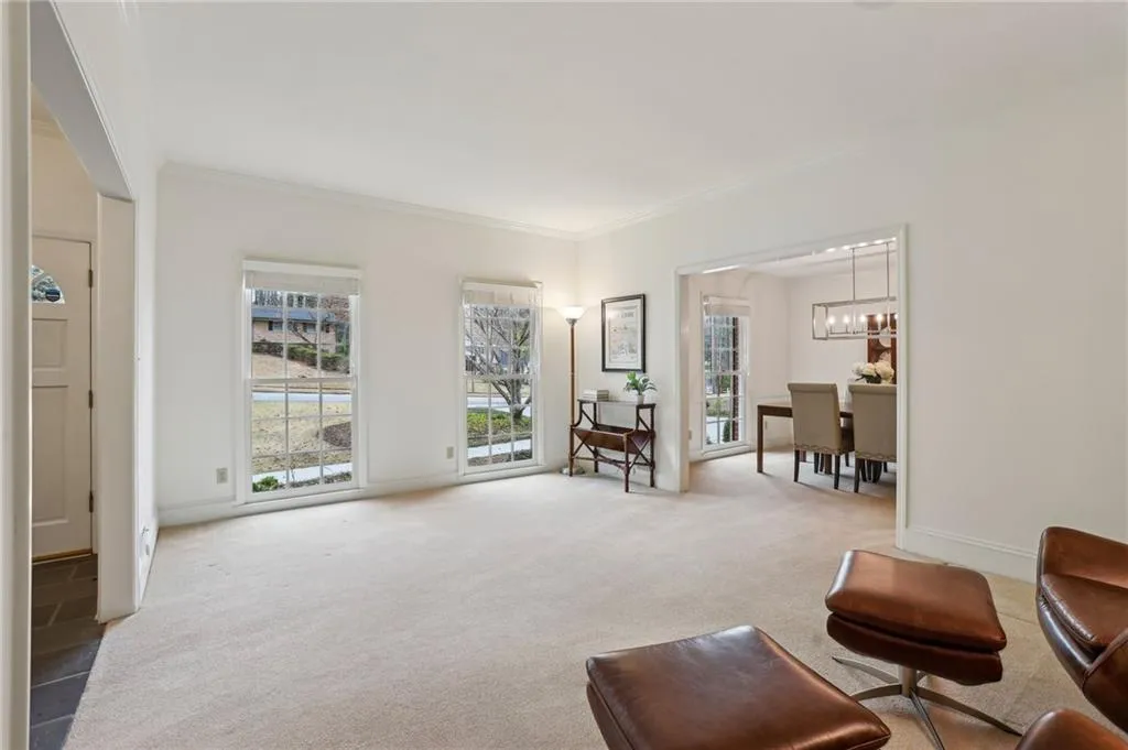 185 W Spalding Drive, Sandy Springs, Georgia 30328, 4 Bedrooms Bedrooms, ,3 BathroomsBathrooms,Residential,Sold,185 W Spalding Drive,7546601