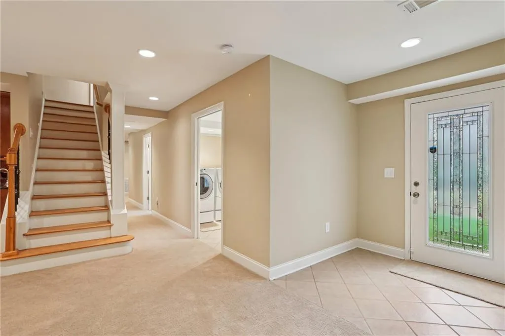 185 W Spalding Drive, Sandy Springs, Georgia 30328, 4 Bedrooms Bedrooms, ,3 BathroomsBathrooms,Residential,Sold,185 W Spalding Drive,7546601